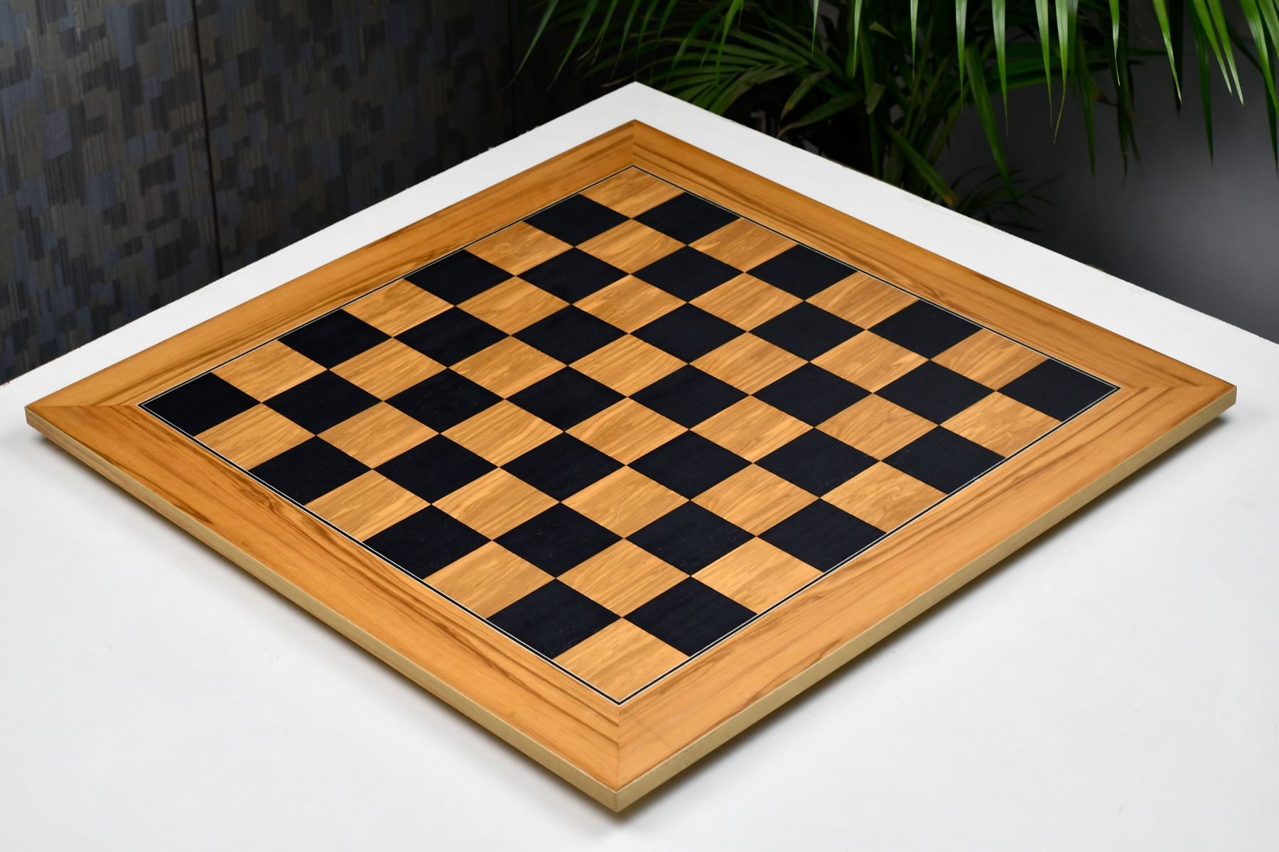 Wooden Deluxe Black Dyed Poplar & Olive with Matte Finish Chess Board 22
