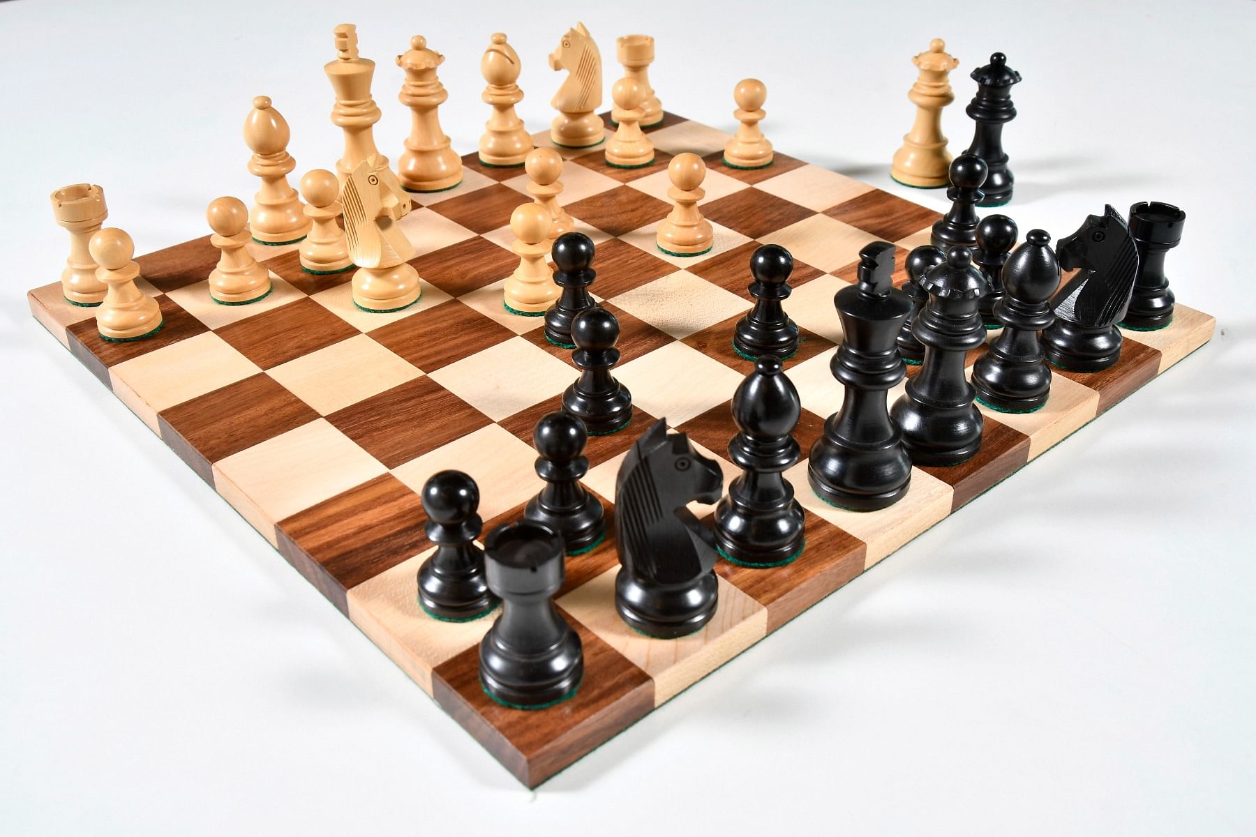 Tournament Wood German Knight Chess Set, Folding Chess Board & Pouch -3
