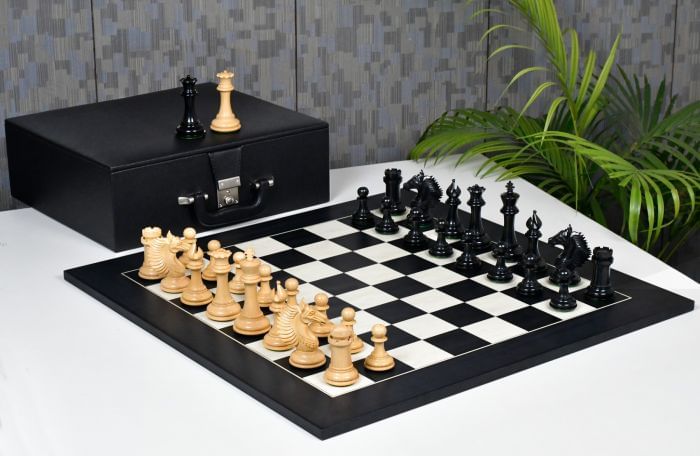 CB Mustang Series Chess Pieces in Ebony/Boxwood - 4.4" King with Board & Box