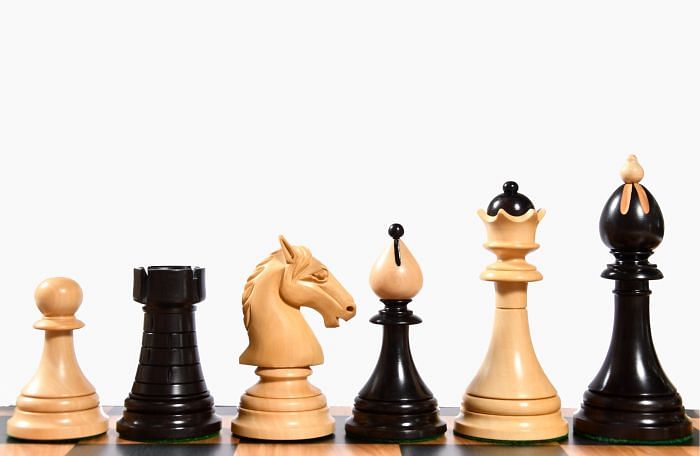 The 1951-1954 "Česká klubovka" FIDE Tournament Czech Reproduction Chessmen in Ebony wood & Boxwood - 4.0" King