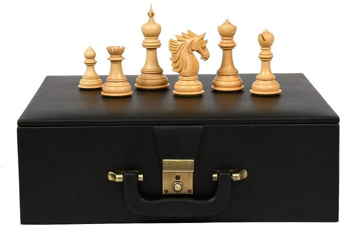 The Sher-E-Punjab Series Pieces in Ebony  / BoxWood - 4.6" King with Box