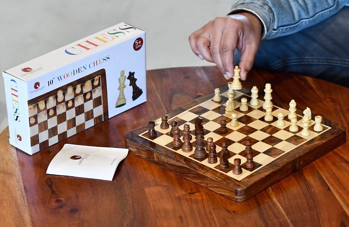 10 inches Travel Chess Set In Sheesham & Maple