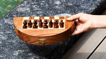 travel chess set magnetic from chessbazaar