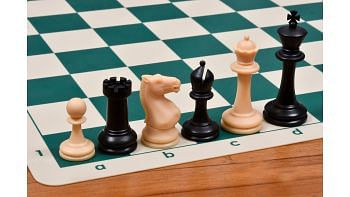 The International Series Unweighted Tournament Plastic Chess Set
