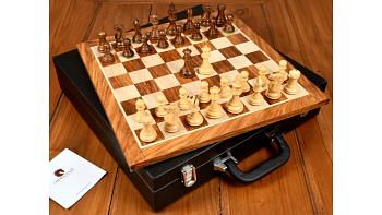 The Collector Staunton Chess Set in Sheesham/Boxwood - 2.6" King with Board & Box 