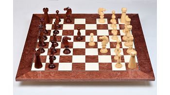 Grand Divan Chess Pieces in Bud Rosewood/Boxwood with Board & Box - 4.2" King