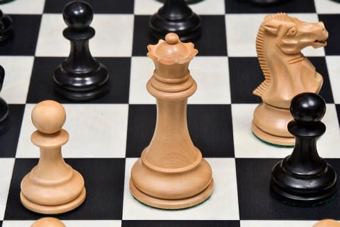 The Professional Series Tournament Staunton Weighted Chess Pieces in Ebonized and Boxwood - 3.8