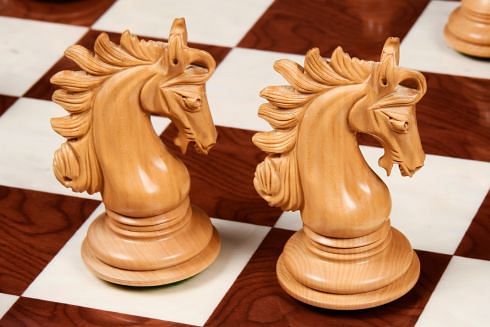 The Arabian Knight Series Artisan Staunton Chess Pieces in Bud Rose & Box Wood - 4.2