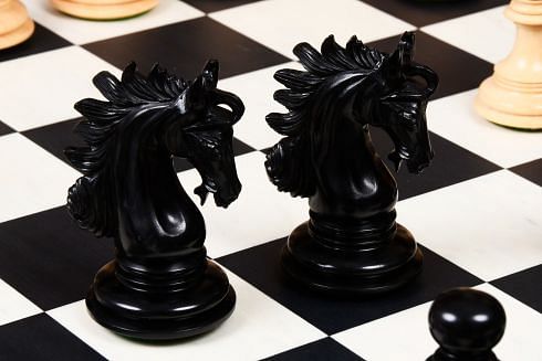 The Arabian Knight Series Artisan Staunton Chess Pieces in Ebony & Box Wood - 4.2