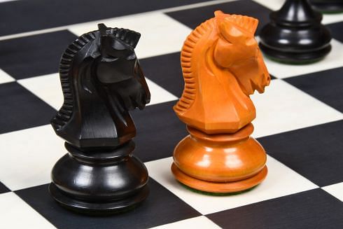 1950 Reproduced Dubrovnik Bobby Fischer Chessmen Version 3.0 in Ebonized & Antiqued boxwood - 3.7