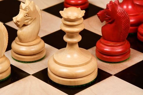 Reproduced Vintage 1930 Knubbel Analysis Chess Pieces in Stained Crimson and Boxwood - 3