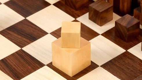 Reproduced 1924 Bauhaus Geometrical Abstract Chessmen in Sheesham and Boxwood - 1.9