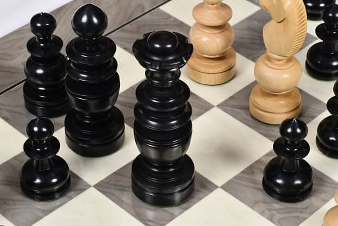 Reproduced Antique Series Regency Chess Pieces in Ebony and Box Wood - 4.3