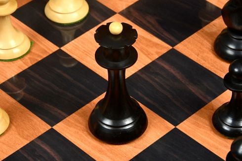 The 1950s Soviet (Russian) Latvian Reproduced Chess Pieces in Ebonized Boxwood & Natural Boxwood - 4.1