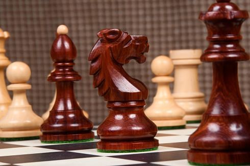 Special Edition Reproduced Vintage 1950's Circa Bohemia Staunton Series German Chess Pieces in Bud Rosewood and Boxwood - 3.89