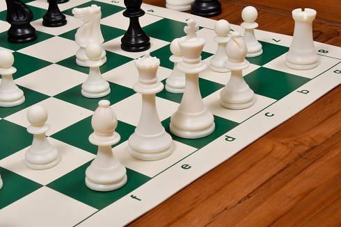  Basic Plastic Tournament & Club Staunton Chess Pieces