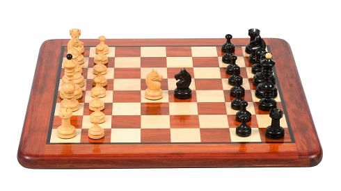 Reproduced Vintage 1930 Knubbel Analysis Chess Pieces in Ebonized and Natural Boxwood - 3
