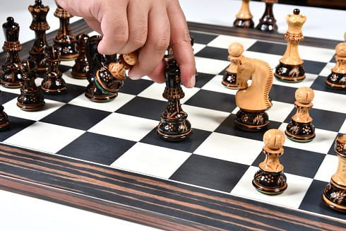 1959 Reproduced Russian Zagreb Staunton Series Chess Pieces in Burnt & Natural Box Wood - 3.89