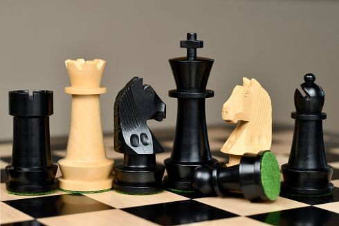 Magnus Carlsen Signature Series Chess Set, Bag And Board Combination