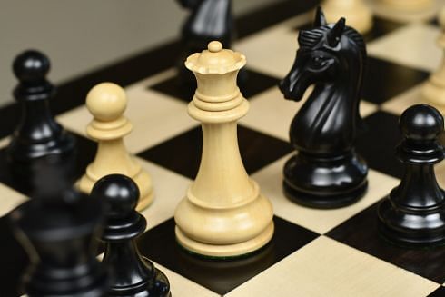 The Candidates Series Staunton Chess Pieces in Ebony / Box Wood - 3.75