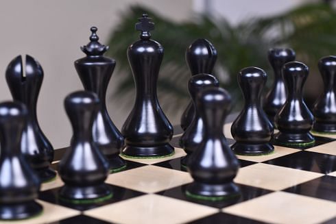 The Wooden Hour Glass Series Chess Pieces in Ebonized Boxwood & Natural Boxwood - 4.1