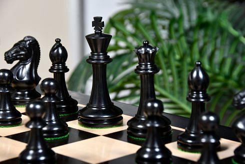 The GM Blitz Edition Staunton Series Chess Pieces in Ebony Wood & Natural Boxwood - 3.75