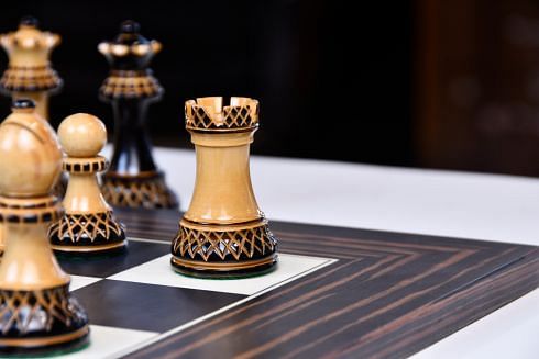 Burnt Wood Parker Lacquered Chess Set in 3.9