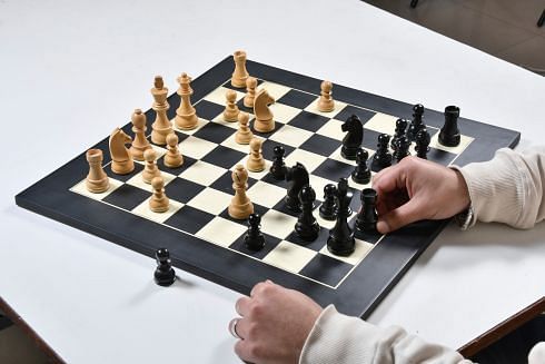Tournament Series Championship Chess Pieces with German Knight in Ebonized Boxwood & Natural Boxwood - 3.75