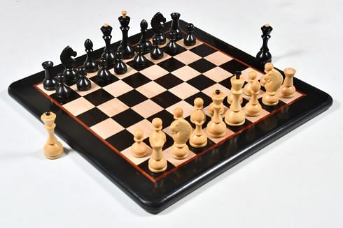 Reproduced Antique Russian Series Chess Pieces in Ebonized Boxwood & Natural Boxwood - 4.1