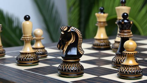 1950 Reproduced Dubrovnik Bobby Fischer Chessmen Version 3.0 in Lacquer Finished Burnt & Natural Box Wood - 3.7