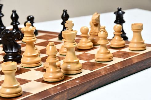 Reproduced French Lardy Exclusive Wooden Chess Pieces with Extra Queen - Handcrafted in Ebonized & Natural Boxwood 3