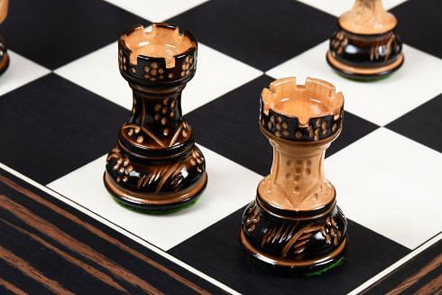 Parker Staunton Chess Set in Burnt Boxwood & Boxwood - 3.75 King