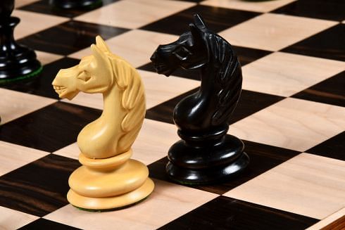 The Botvinnik Flohr Series Chess Pieces Boxwood & Ebony 4 King