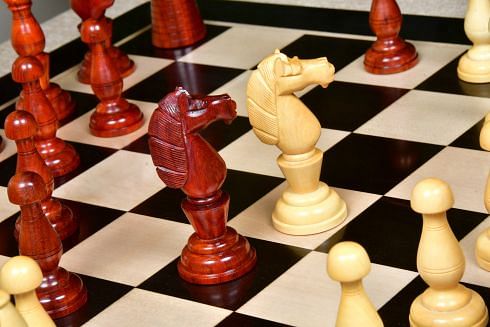 The Grand Divan Wood Chess Pieces from Simpson's-in-the-Strand in BudRosewood & Boxwood - 4.2