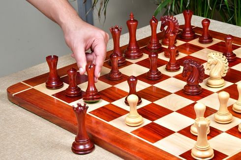 The Empire II Luxury Series Staunton Chess Pieces in Bud Rose / Box Wood - 4.4