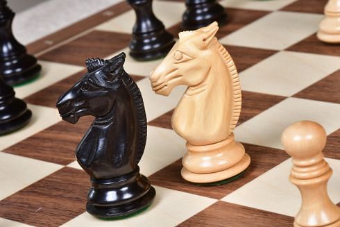 Meghdoot Staunton Series Wooden Chess Pieces in Ebony & Box Wood - 3.2