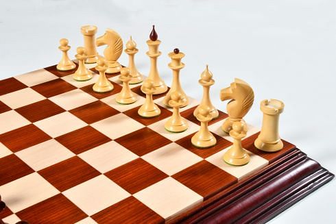 The 1950s Soviet (Russian) Latvian Reproduced Chess Pieces in Budrosewood & Natural Boxwood - 4.1