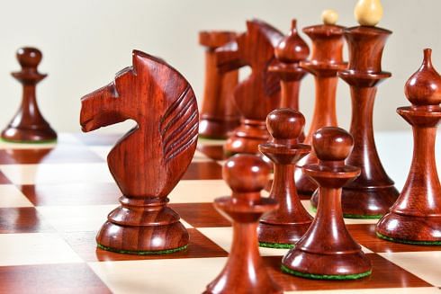 The 1950s Soviet (Russian) Latvian Reproduced Chess Pieces in Budrosewood & Natural Boxwood - 4.1